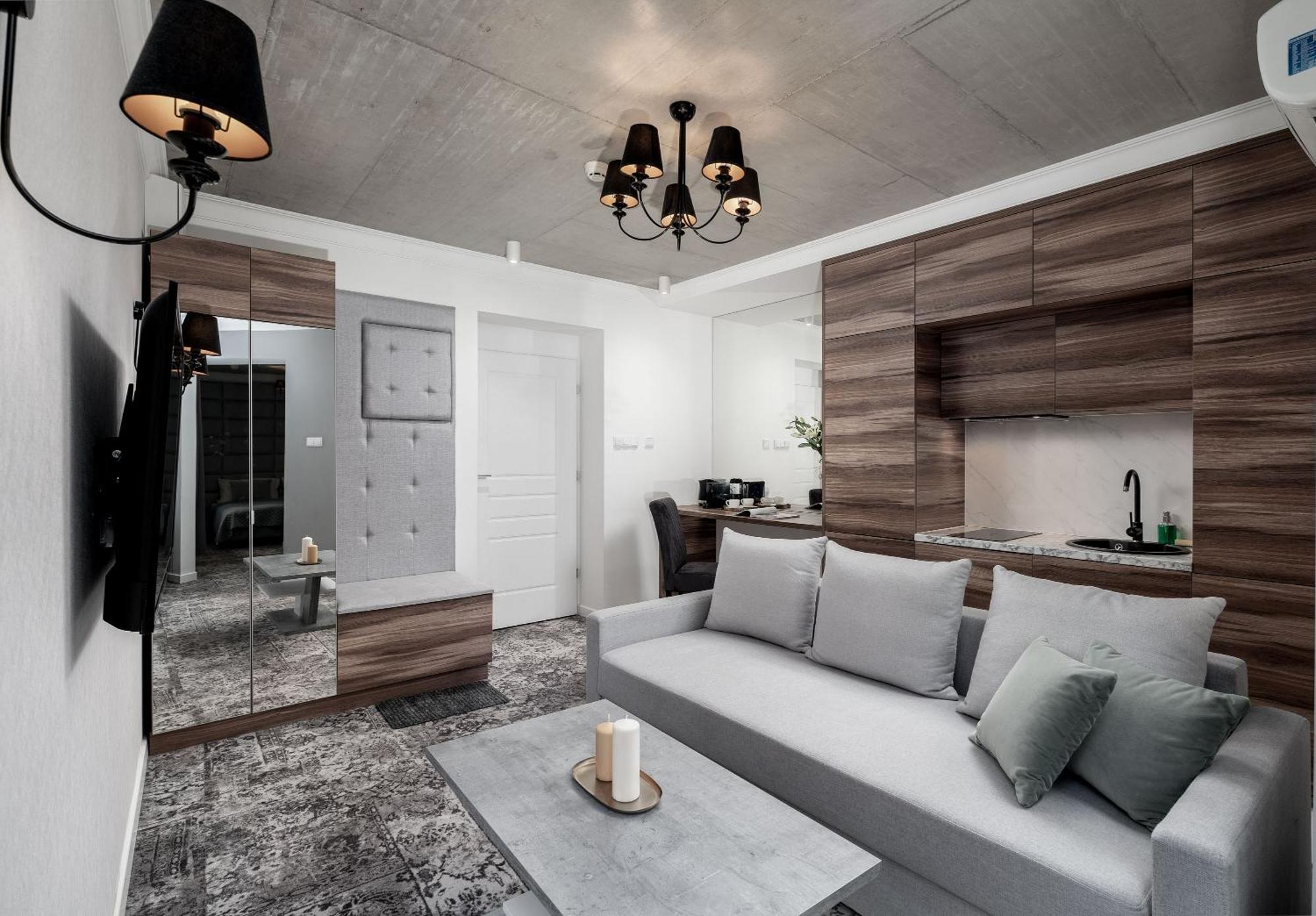Main Station Apartment *
